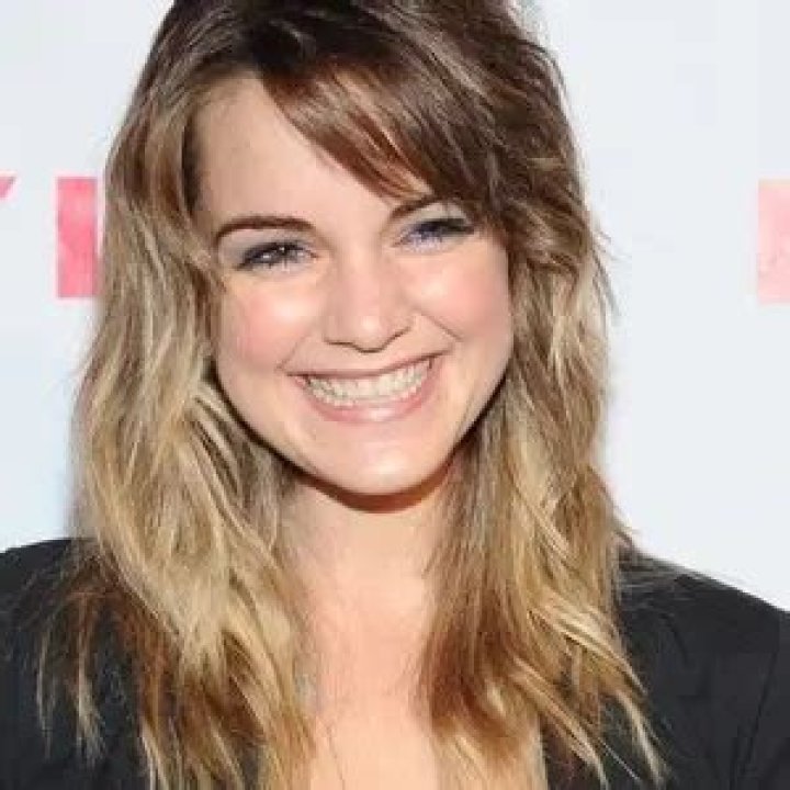 Laura-Leigh Net Worth - Wiki, Age, Weight and Height, Relationships, Family, and More