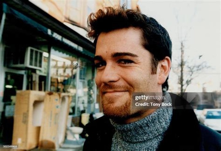 Yannick Bisson photo